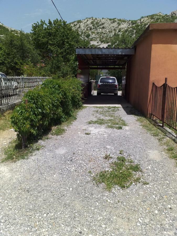Ferienwohnung Apartman Donji Kraj Cetinje Exterior foto